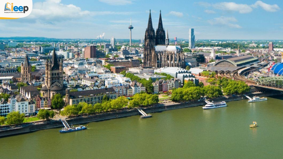 3. nhà thờ cologne.jpg
